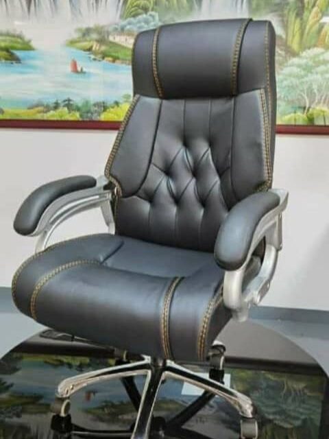 Quality office chairs for sale at Ojo Lagos