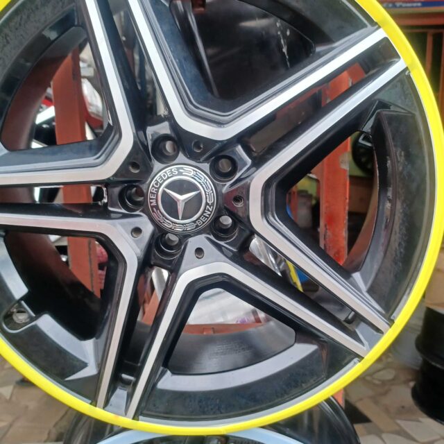 Alloy wheel size 20 at 92,Ladipo Street mushin Lagos