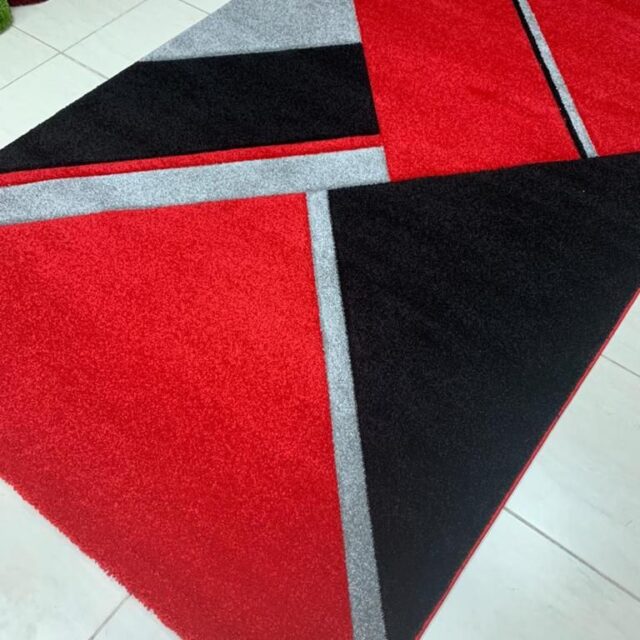 Centre rug 5 by 7 size for sale in alaba international market