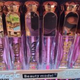 Beauty model magic Lipgloss