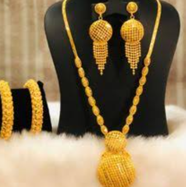 Gold jewelries full set for sale at Trade fair