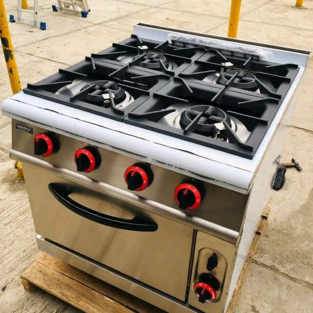 4 Burner Industrial Gas Cooker with oven