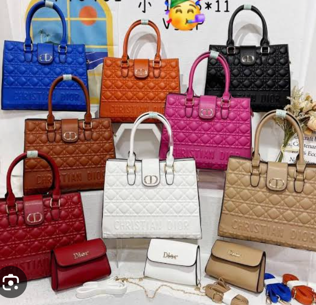 Fashion handbags for ladies for sale at Trade fair