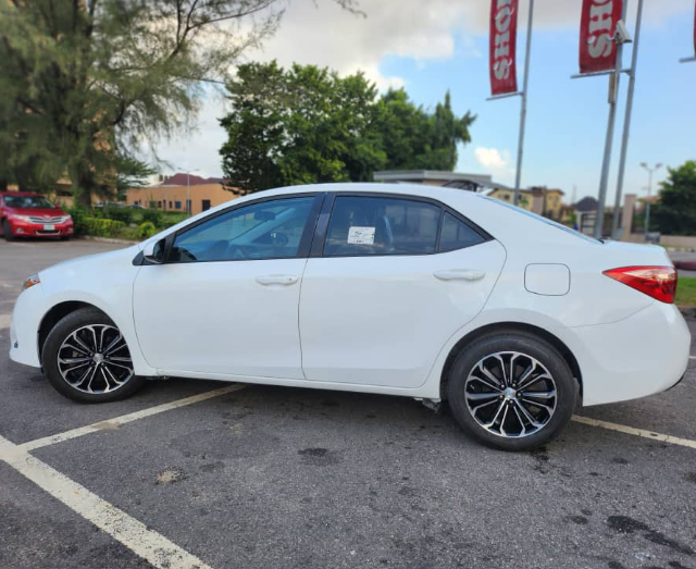 UK Used Toyota Avalon For Sale at Ikeja