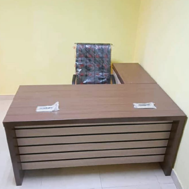 Complete Set of office Deco for sale at ikorodu