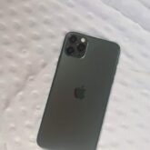 Clean iphone 11 pro max 256gb