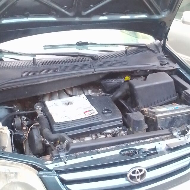 Neatly Used Toyota Sienna Car 01