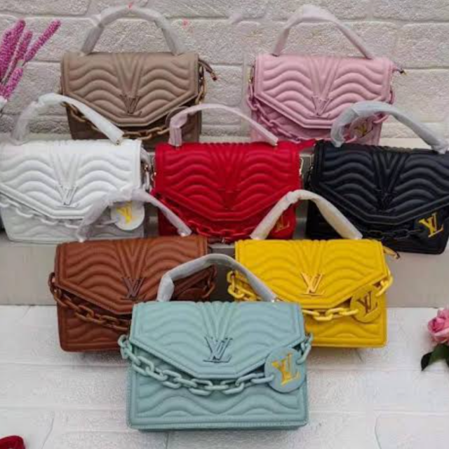 Fashion handbags for ladies for sale at Trade fair