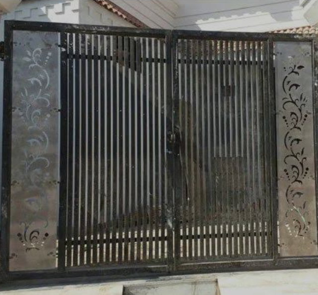 18 Feet Iron Gate for sale at Itamaga ikorodu