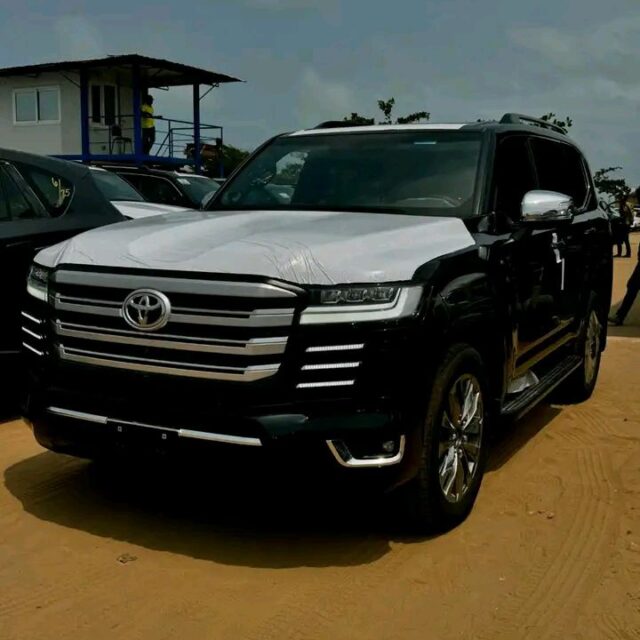 Toyota Land Cruiser for sale at ikorodu garage