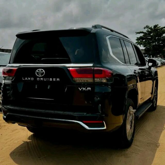 Toyota Land Cruiser for sale at ikorodu garage