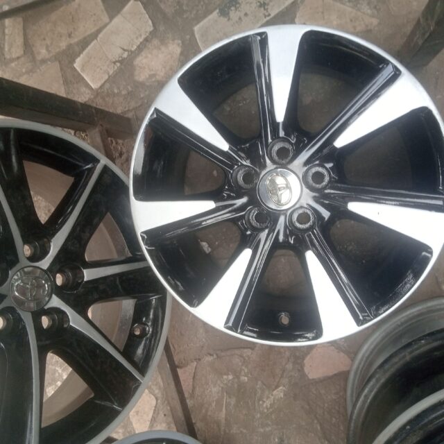 17 inches for Toyota Camry 2008 model for sale