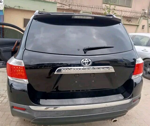 Toyota Highlander hybrid for sale at Ikeja Along