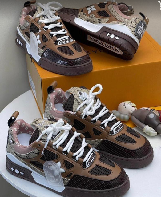 Luxury Sneakers for sale at mushin