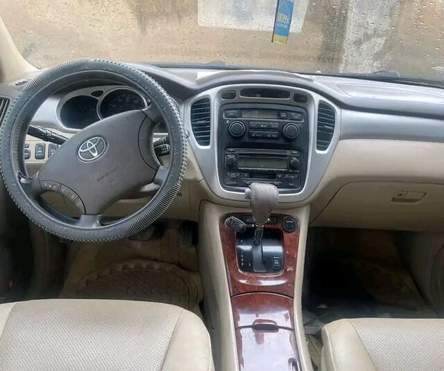 Toyota Highlander for sale at Mushin