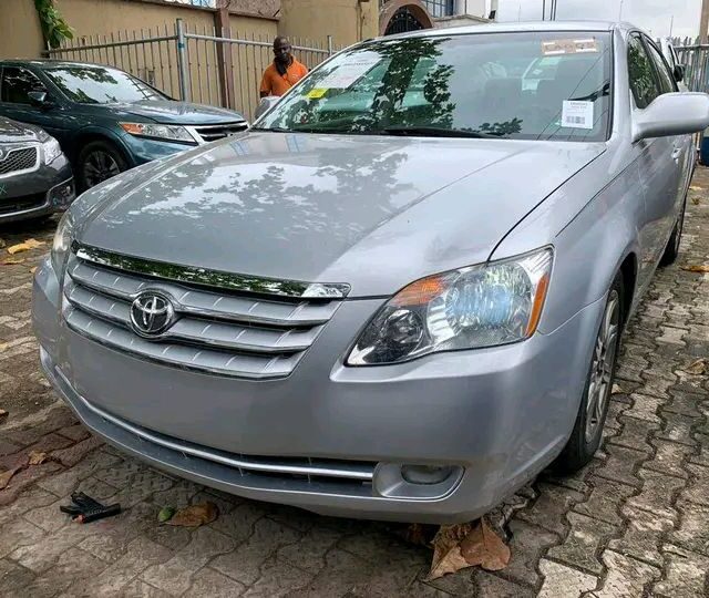 Toyota Avalon Limited edition for sale at Ikeja Along