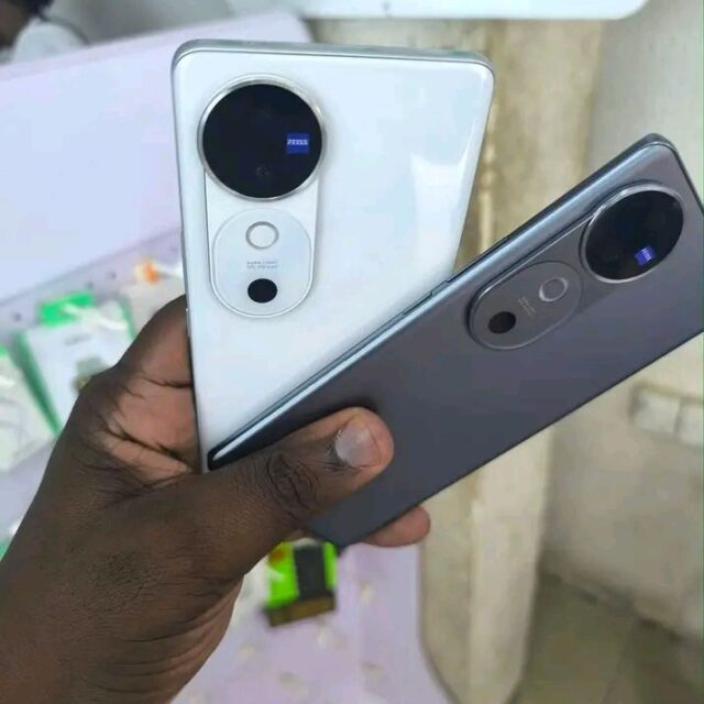 Vivo V40 5G Network for sale at Ikeja