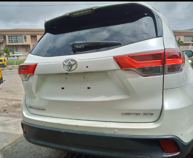 Toyota Highlander hybrid for sale at Ikeja