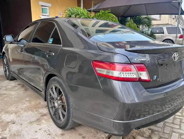 Toyota Camry SE for sale at Mushin Lagos