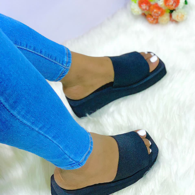 Ladies hill slippers for sale at ikorodu