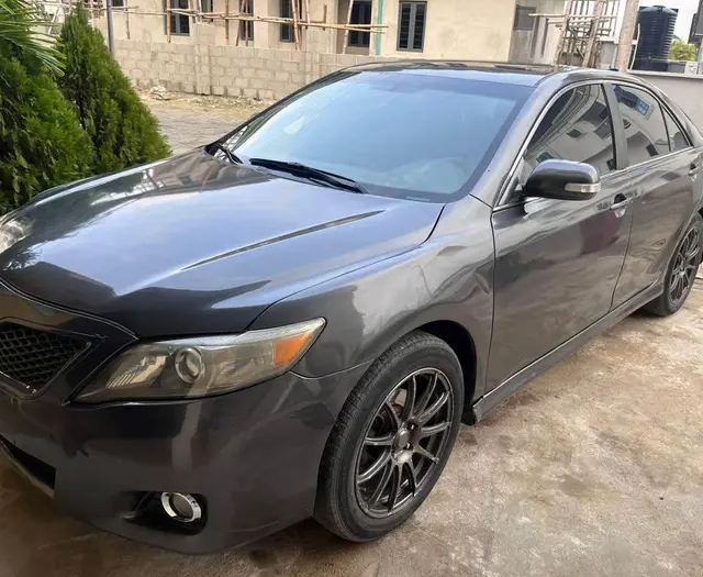 Toyota Camry SE for sale at Mushin Lagos