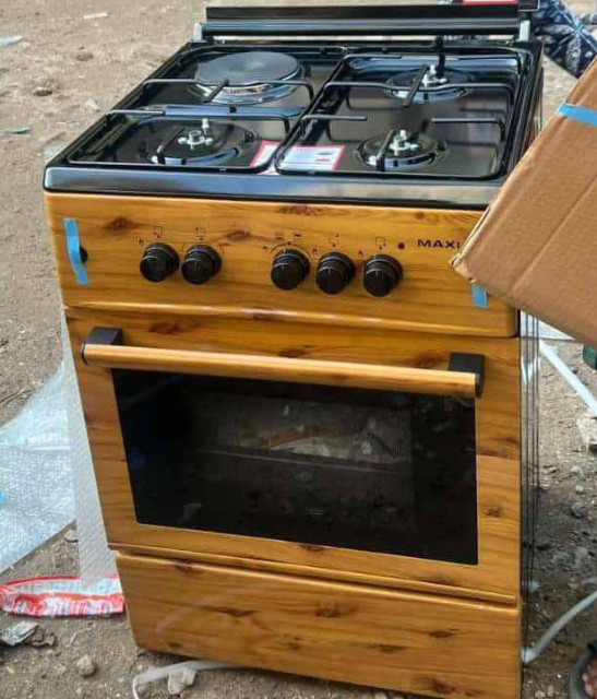 Maxi Gas cooker 4 burner for sale at Ikeja