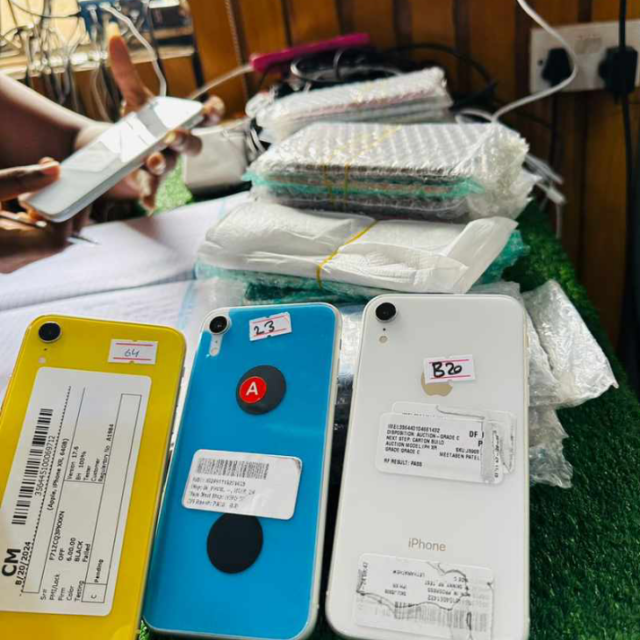 Tokunbo Iphone XR for sale at Ikeja Along