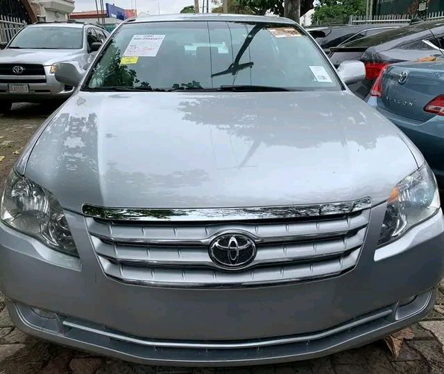 Toyota Avalon Limited edition for sale at Ikeja Along