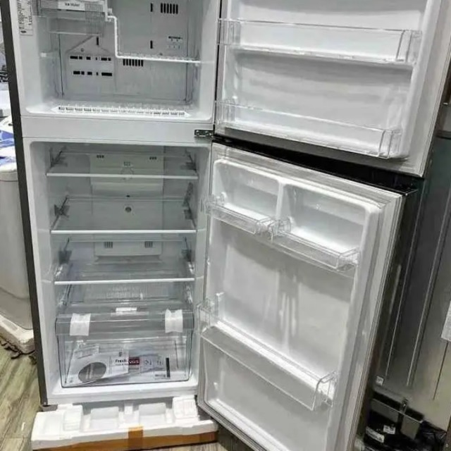 250 Liter LG Refrigerator for sale at Lawanson