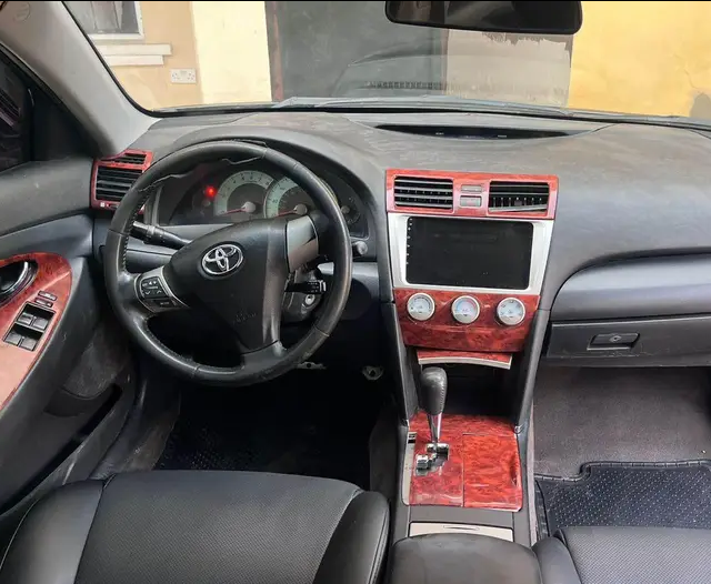 Toyota Camry SE for sale at Mushin Lagos