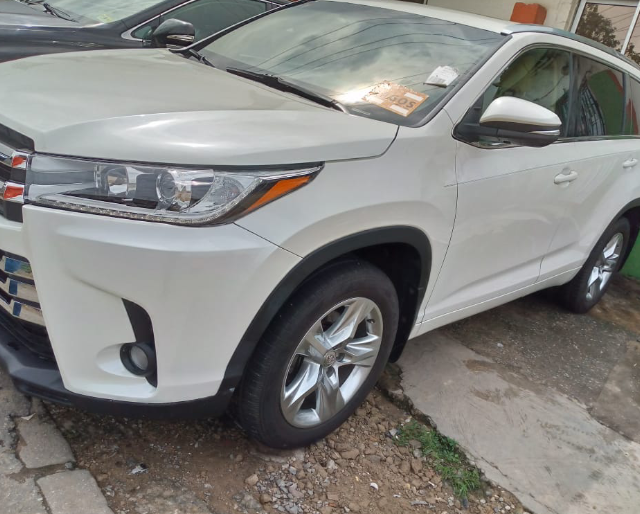 Toyota Highlander hybrid for sale at Ikeja