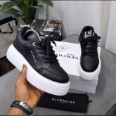 Givenchy fashion sneakerse