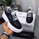 Givenchy fashion sneakerse