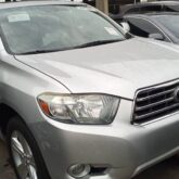 Toyota highlander V6 2008 model for sale at apapa