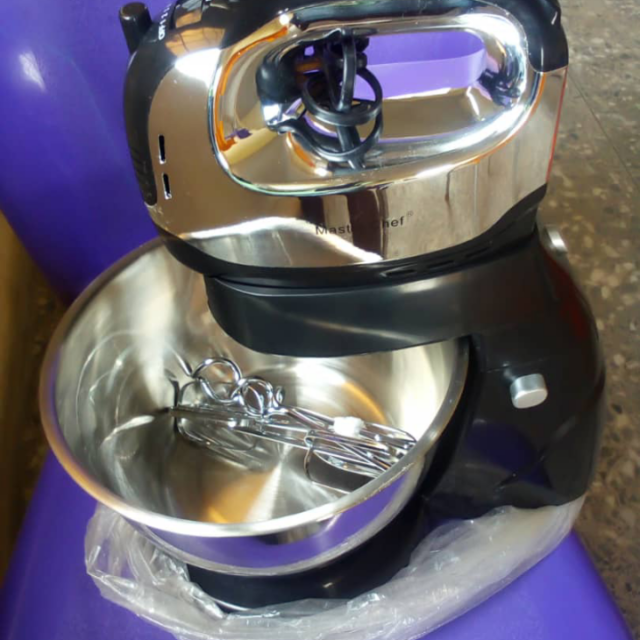 Brand New Master Chef Cake Mixer with Rotating Bowl