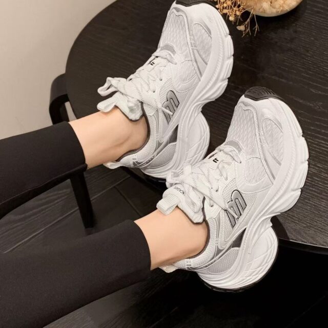 Ladies fashion sneakers